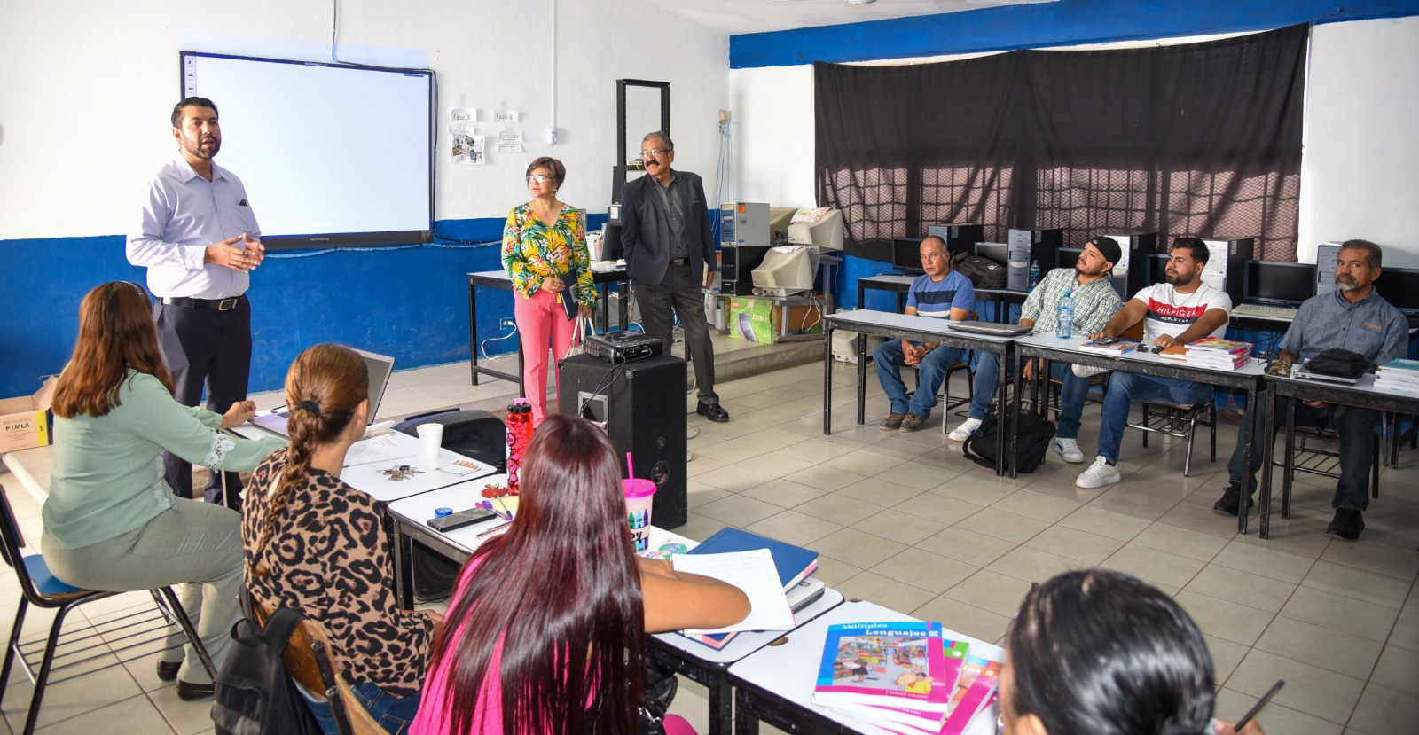 Impulsa gobierno de Esteban capacitación docente.