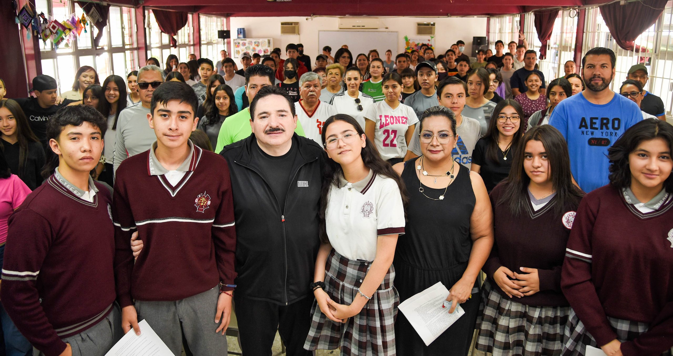 Impulsa gobierno de Esteban desarrollo académico y social de estudiantes.
