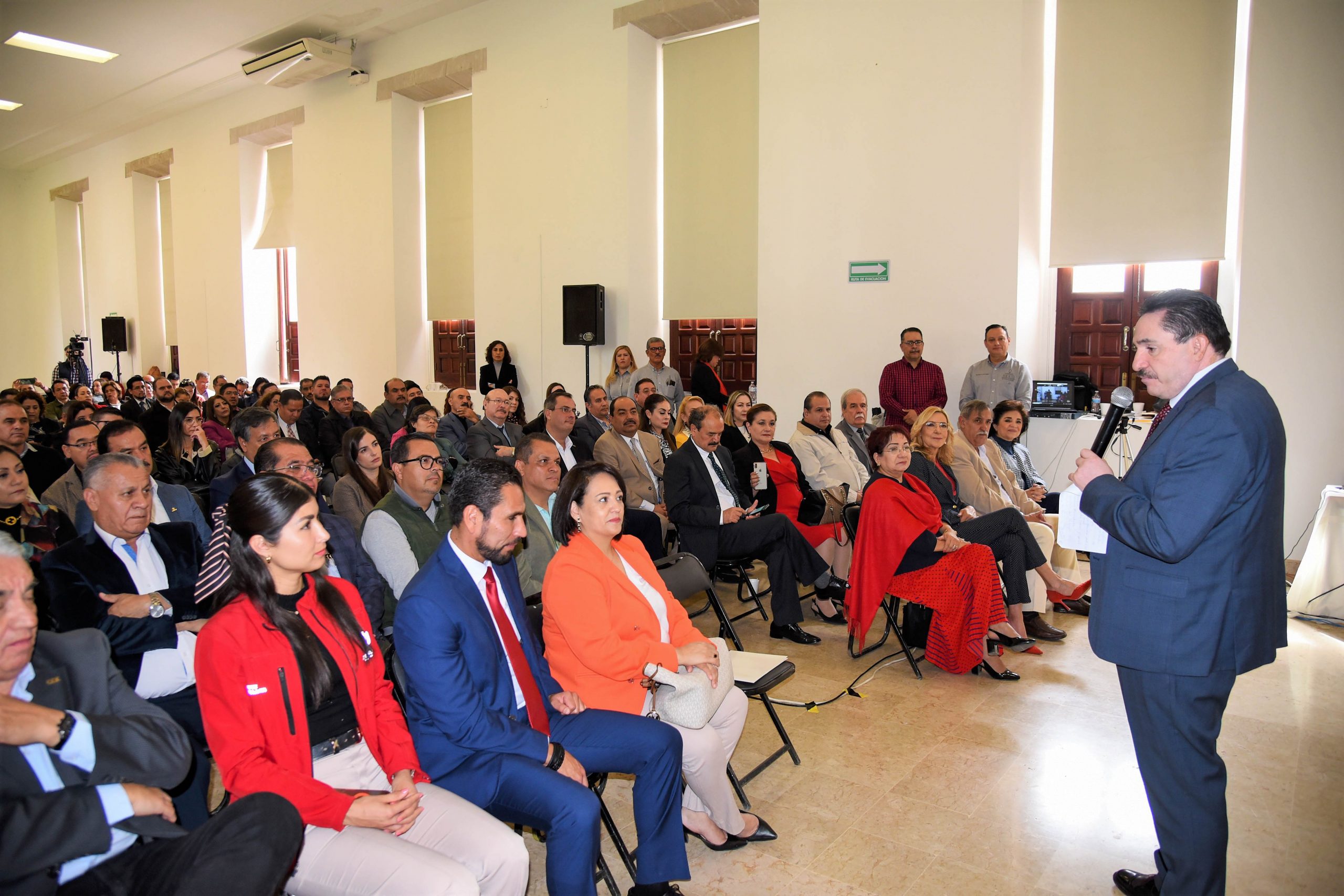Con educación dual, prepara Gobierno de Esteban a jóvenes para la llegada de nuevas empresas